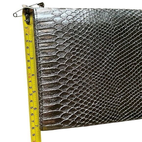 Neiman Marcus Metallic Snake Print Snakeskin Rectangle Evening Wristlet Clutch - Picture 5 of 5